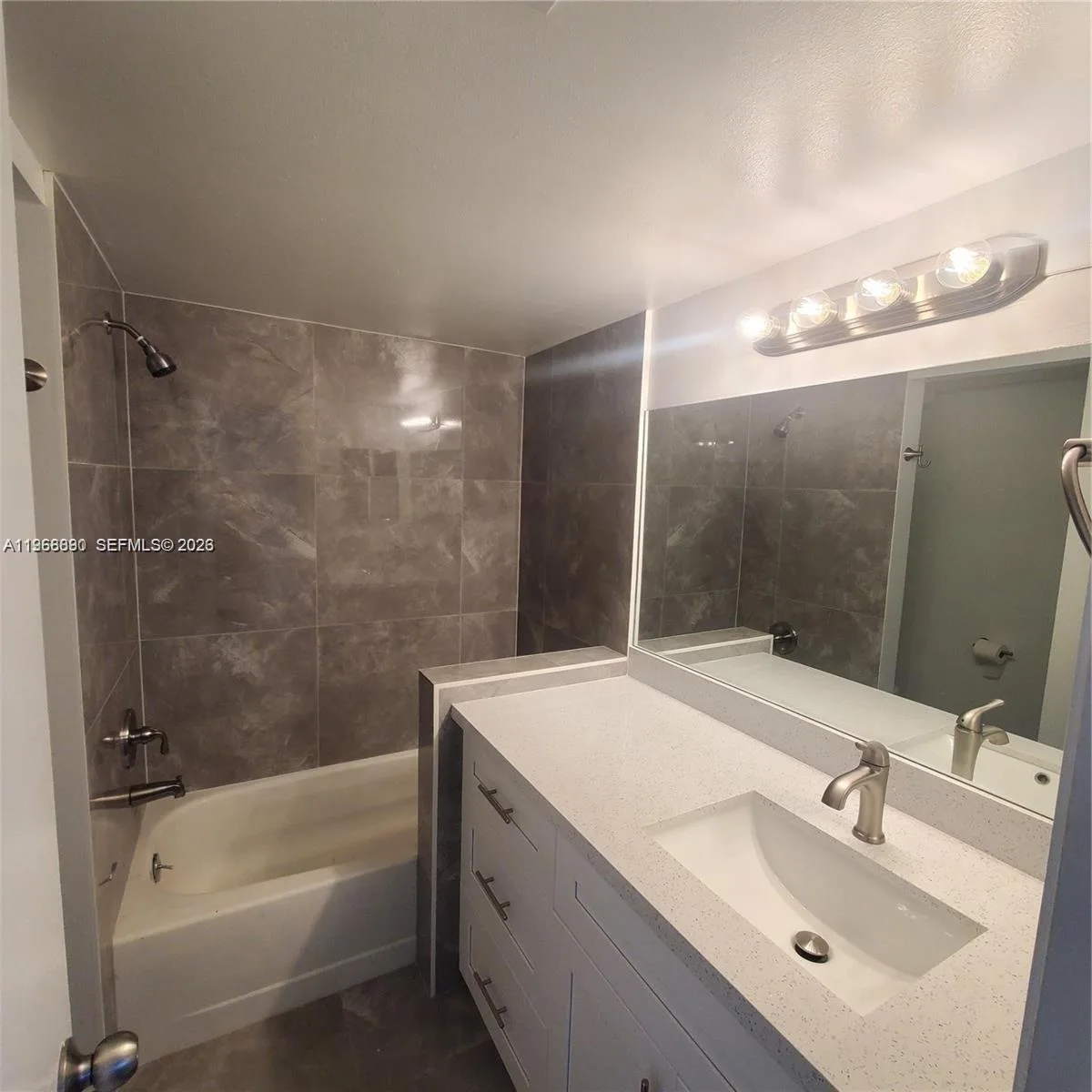 929 Hamilton Dr # 929F, Homestead, FL 33034 photo 8