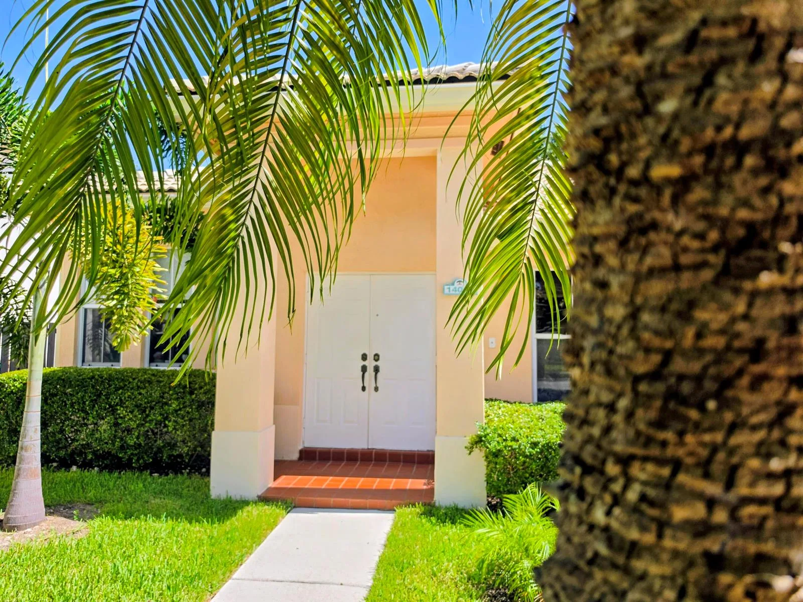 14013 N Cypress Cove Circle, Davie, FL 33325 photo 2