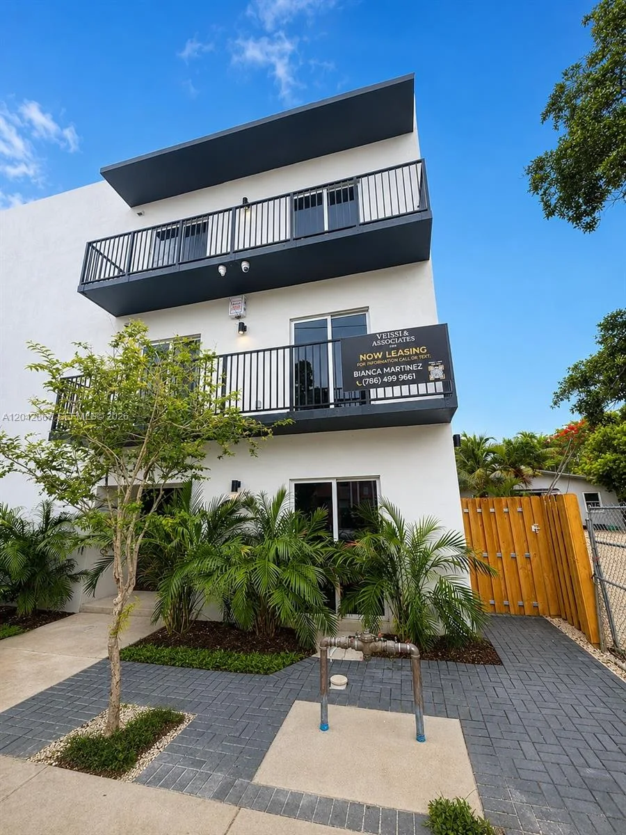 8106 NE 1st Ave # 3, Miami, FL 33138
