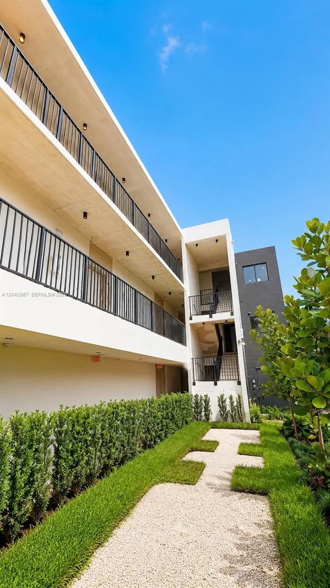 8106 NE 1st Ave # 3, Miami, FL 33138 photo 10