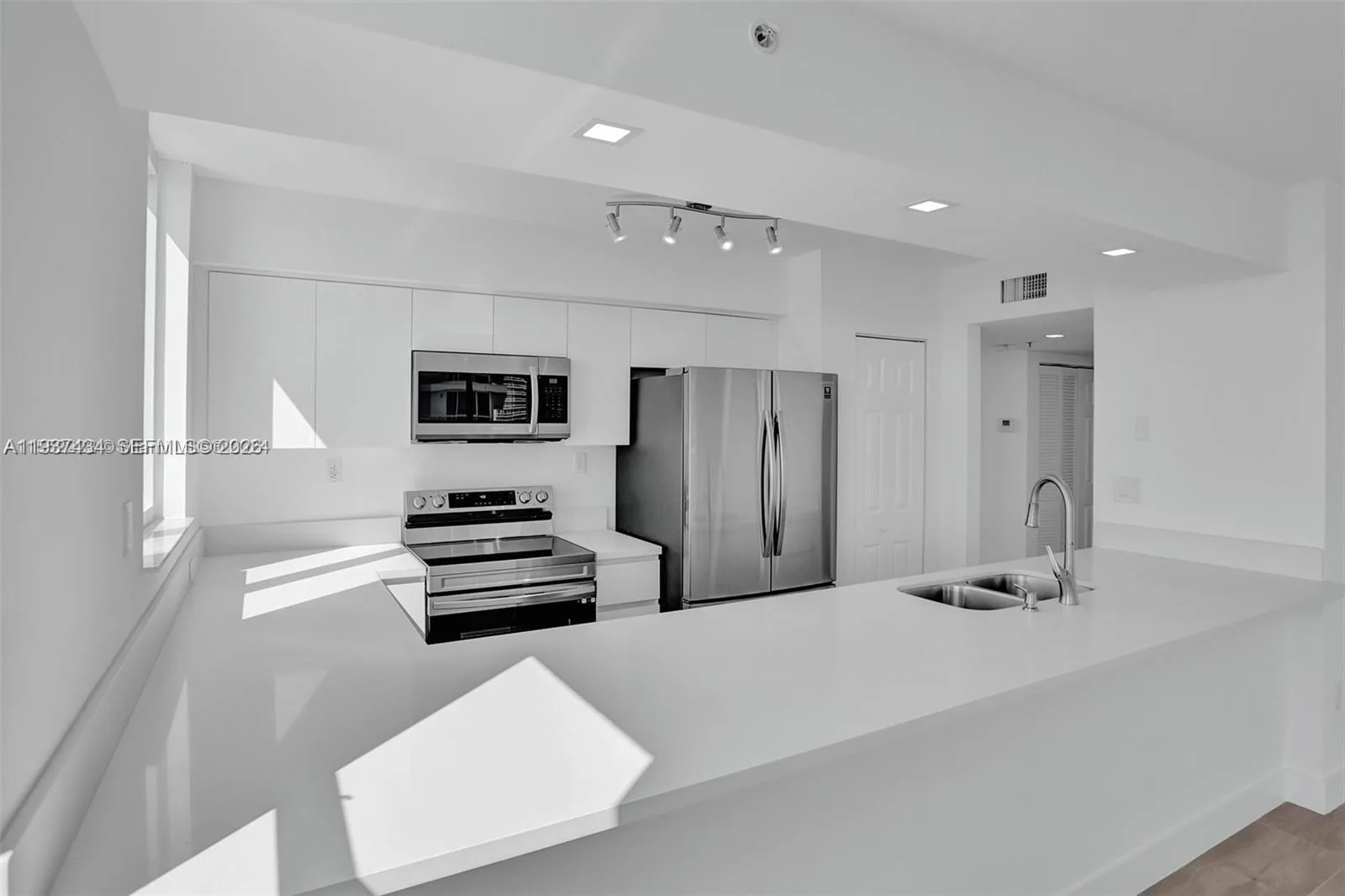 650 West Ave # 2001, Miami Beach, FL 33139 photo 10