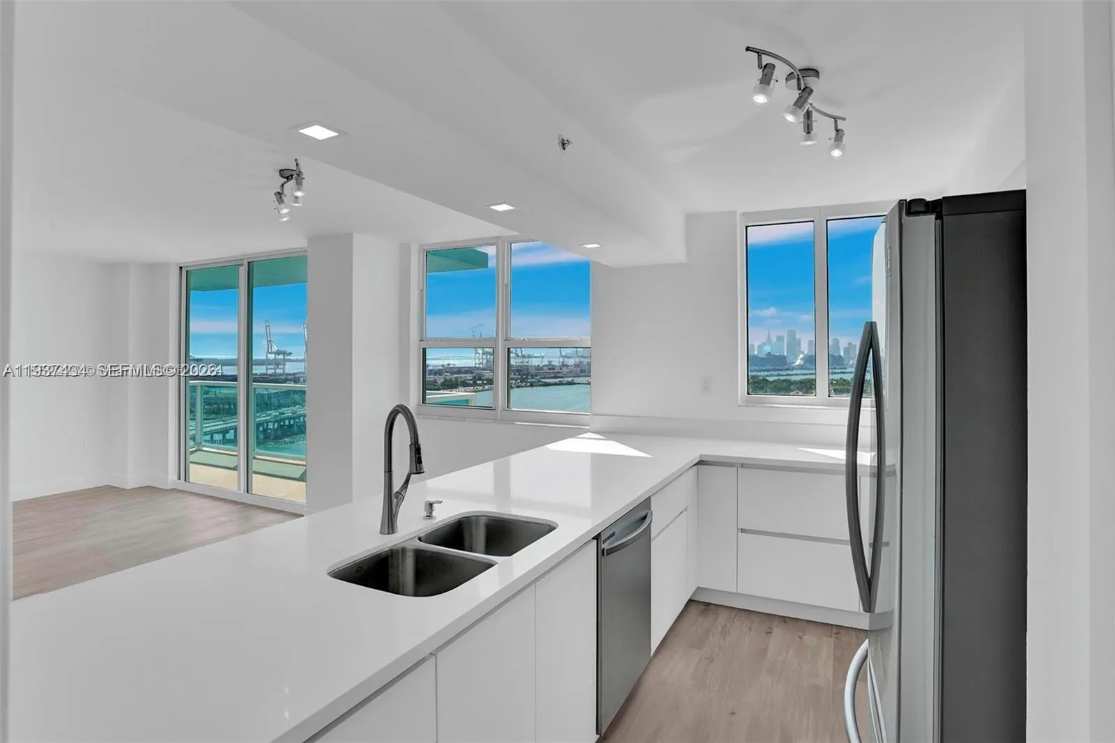 650 West Ave # 2001, Miami Beach, FL 33139 photo 12