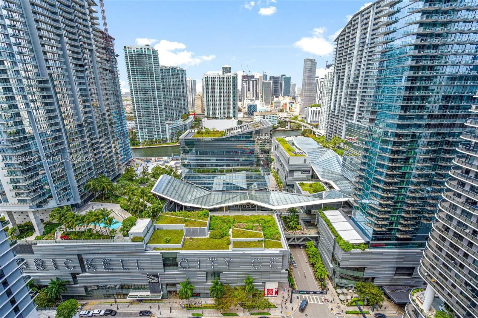 45 SW 9th St # 2910, Miami, FL 33130