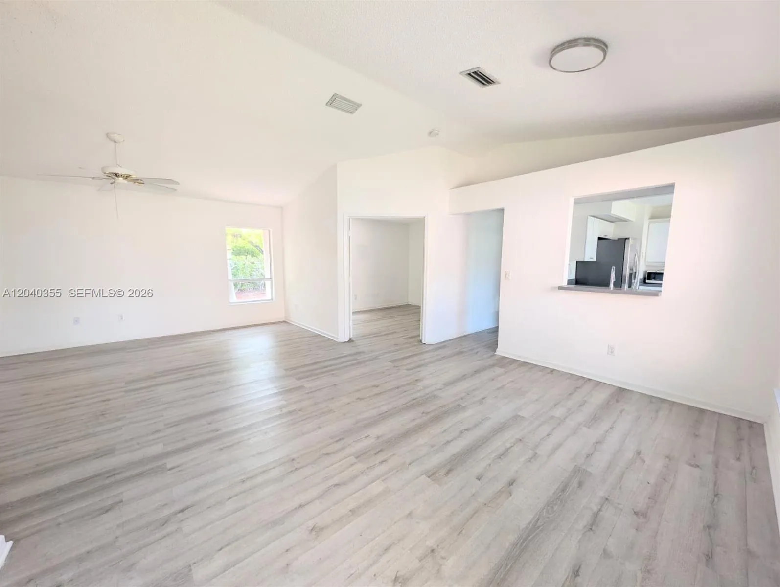 532 SE 21st Dr, Homestead, FL 33033 photo 2