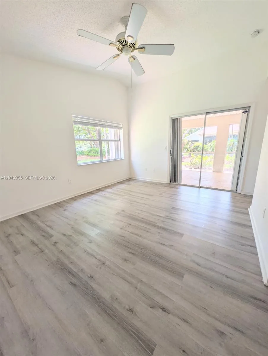 532 SE 21st Dr, Homestead, FL 33033 photo 3