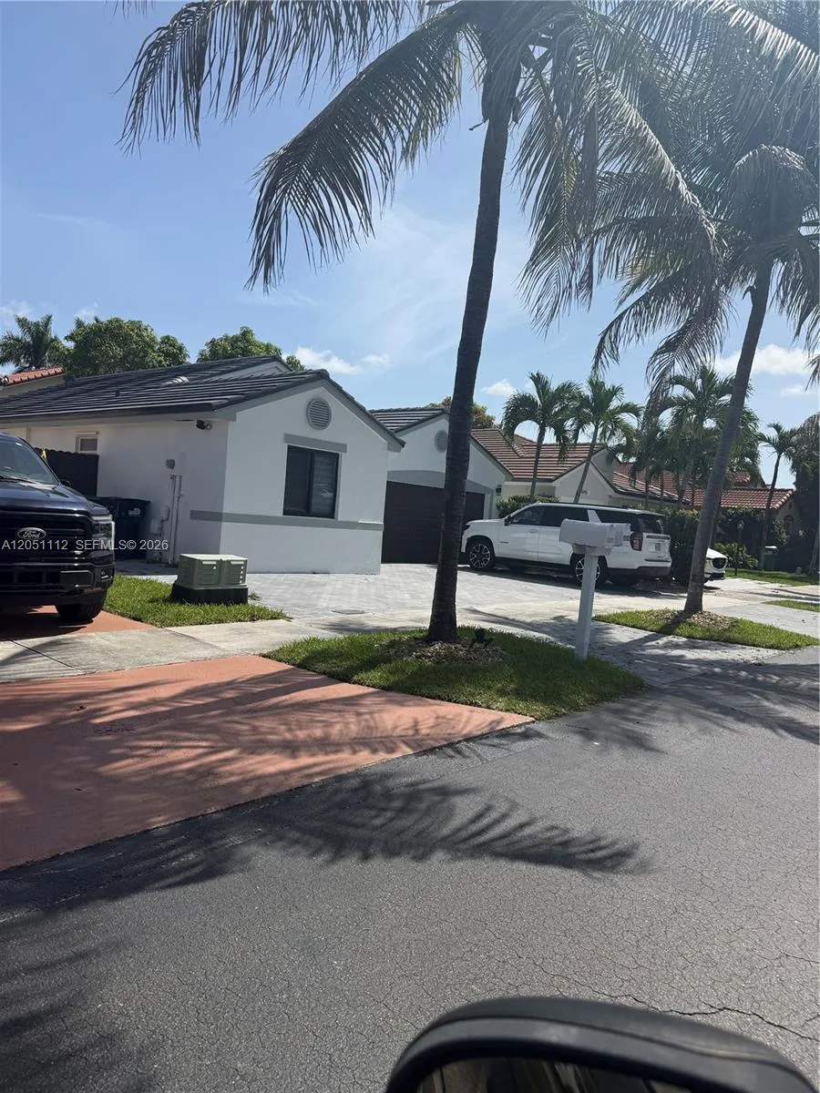 15921 SW 82 ST, Miami, FL 33193