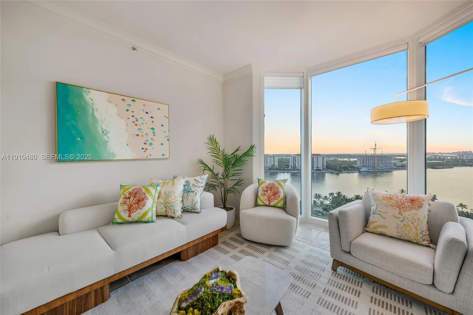 300 S Pointe Dr # 1702, Miami Beach, FL 33139 photo 4