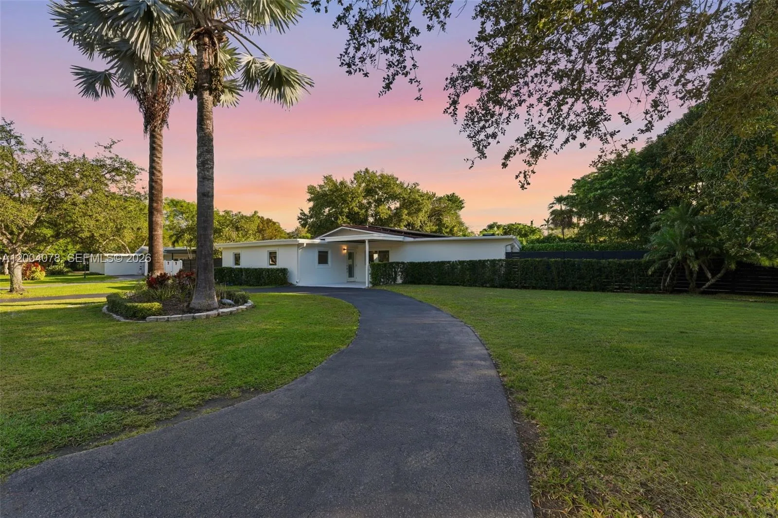 13225 SW 83rd Ct, Pinecrest, FL 33156