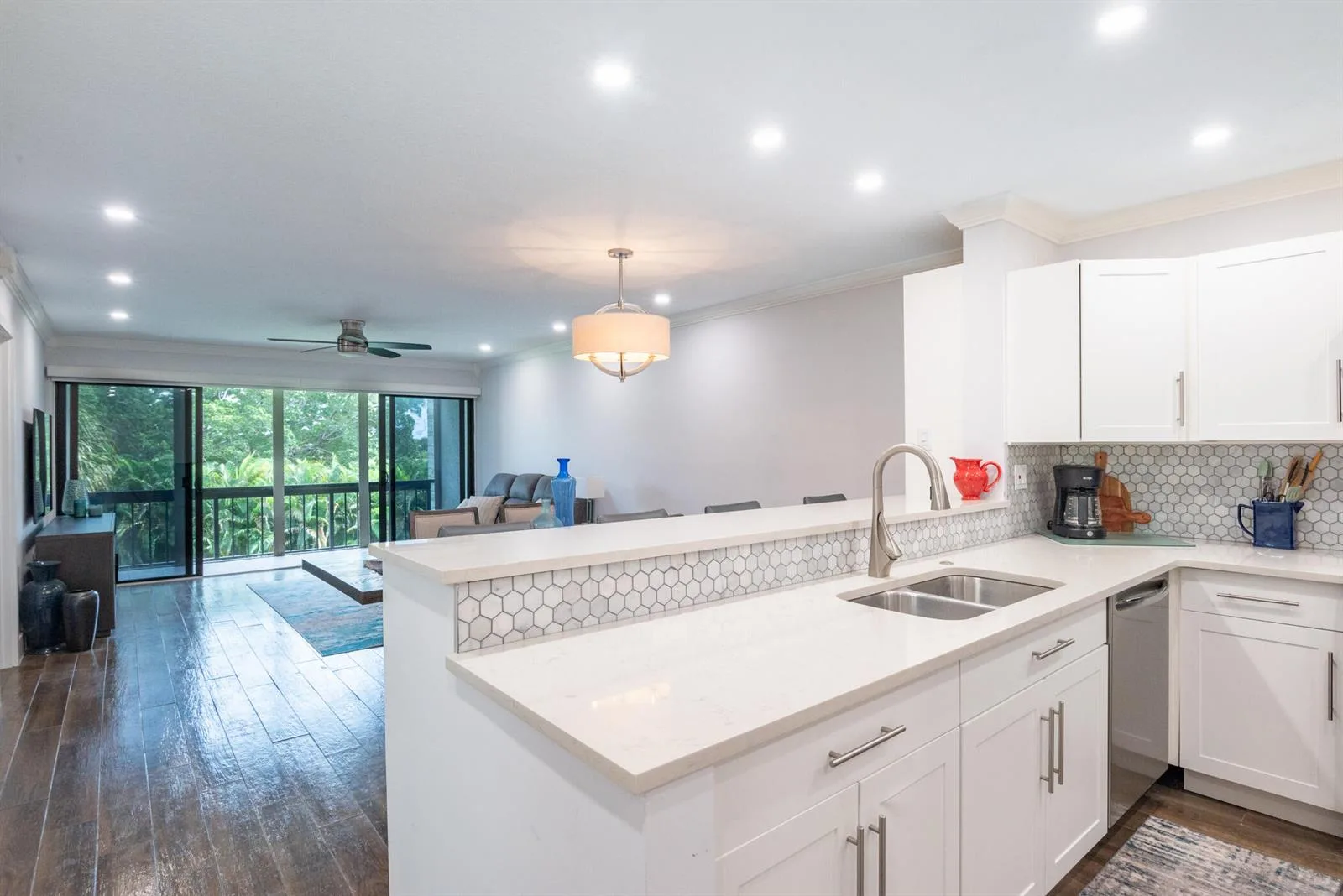 2500 PRESIDENTIAL Way # 304, West Palm Beach, FL 33401