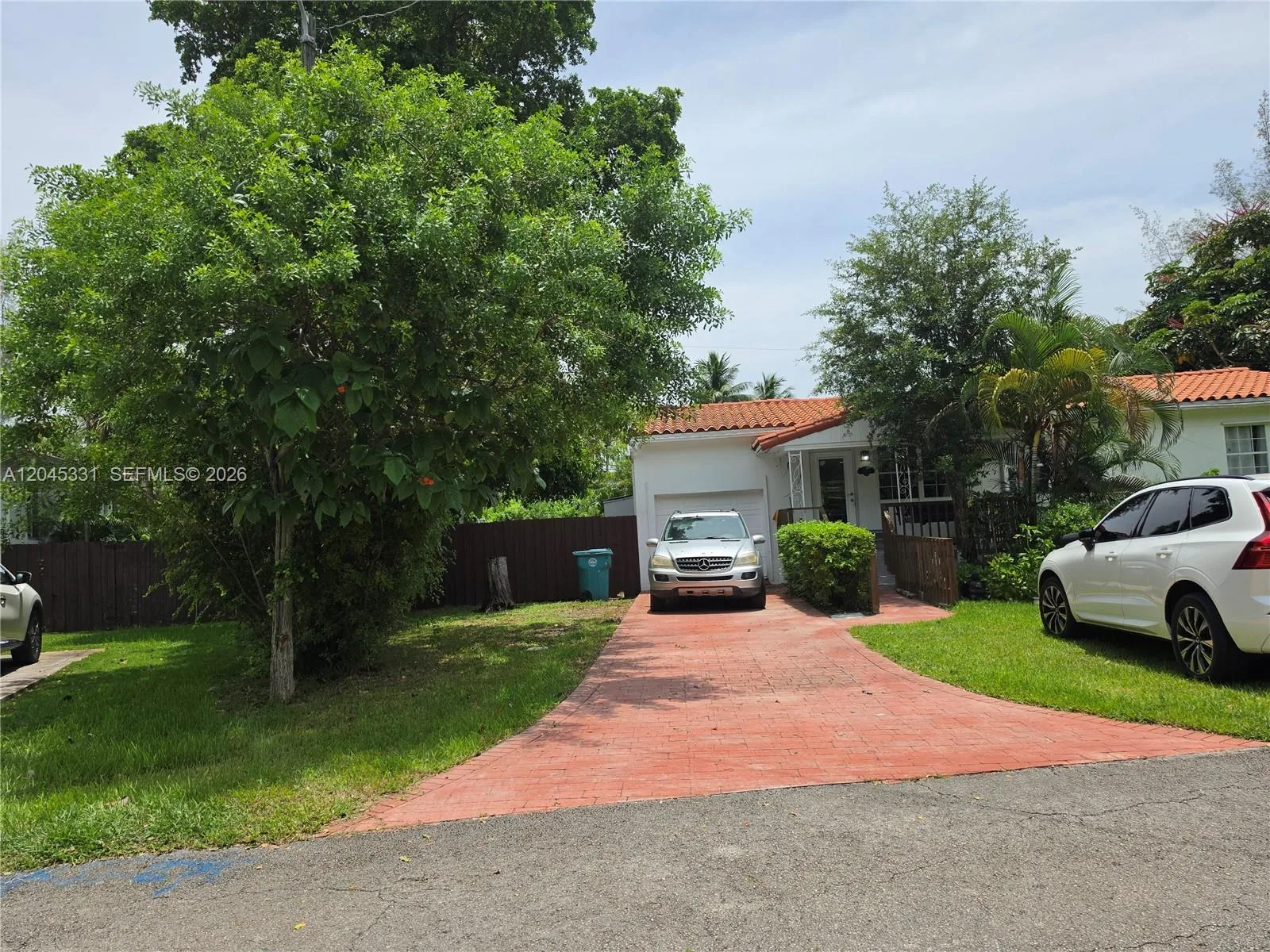 10801 NE 10th Ave, Biscayne Park, FL 33161 photo 3