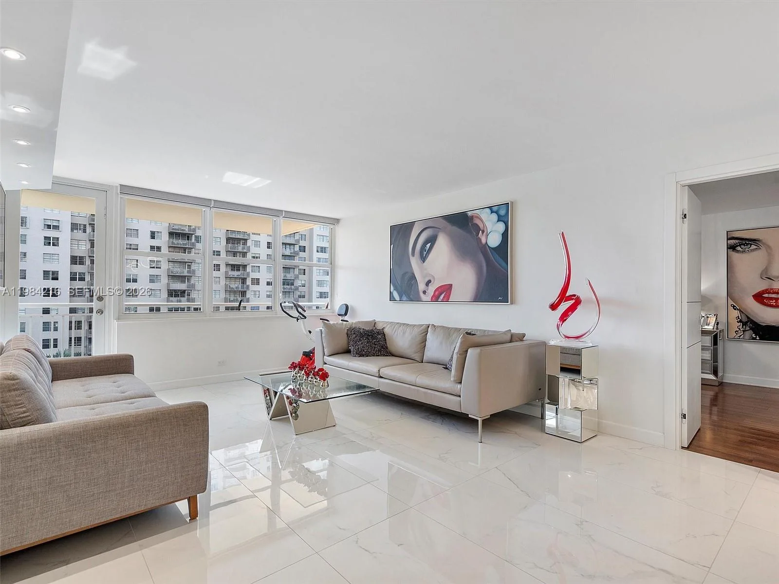 251 174th St # 511, Sunny Isles Beach, FL 33160 photo 4