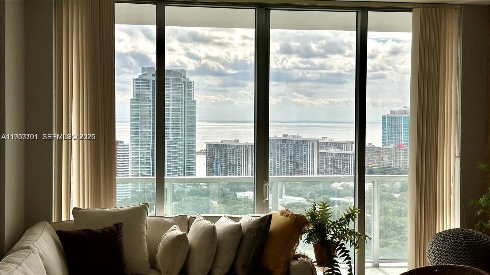 79 SW 12th St # 3603-S, Miami, FL 33130 photo 4