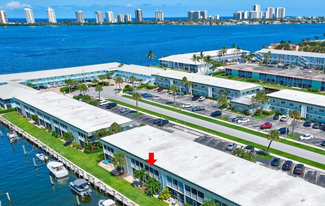 121 Wettaw Lane # 211, North Palm Beach, FL 33408