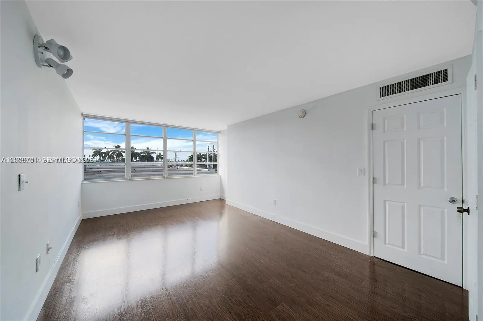 2016 Bay Dr # 304, Miami Beach, FL 33141 photo 9