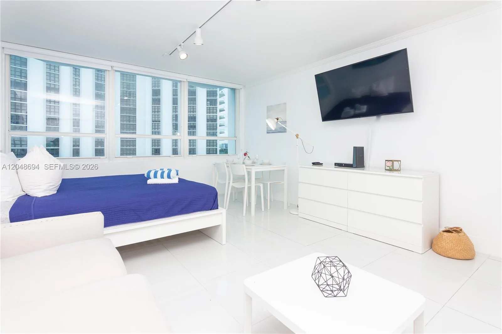 5445 Collins Ave # 908, Miami Beach, FL 33140 photo 3
