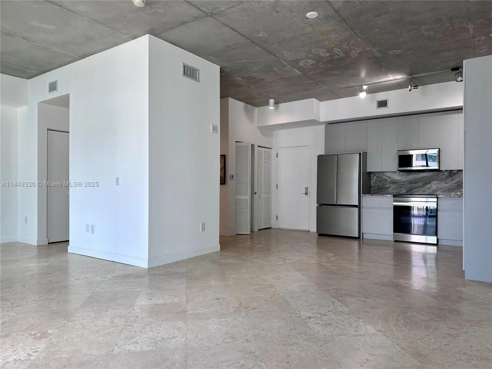 2275 NE Biscayne Blvd # PH102, Miami, FL 33137 photo 3