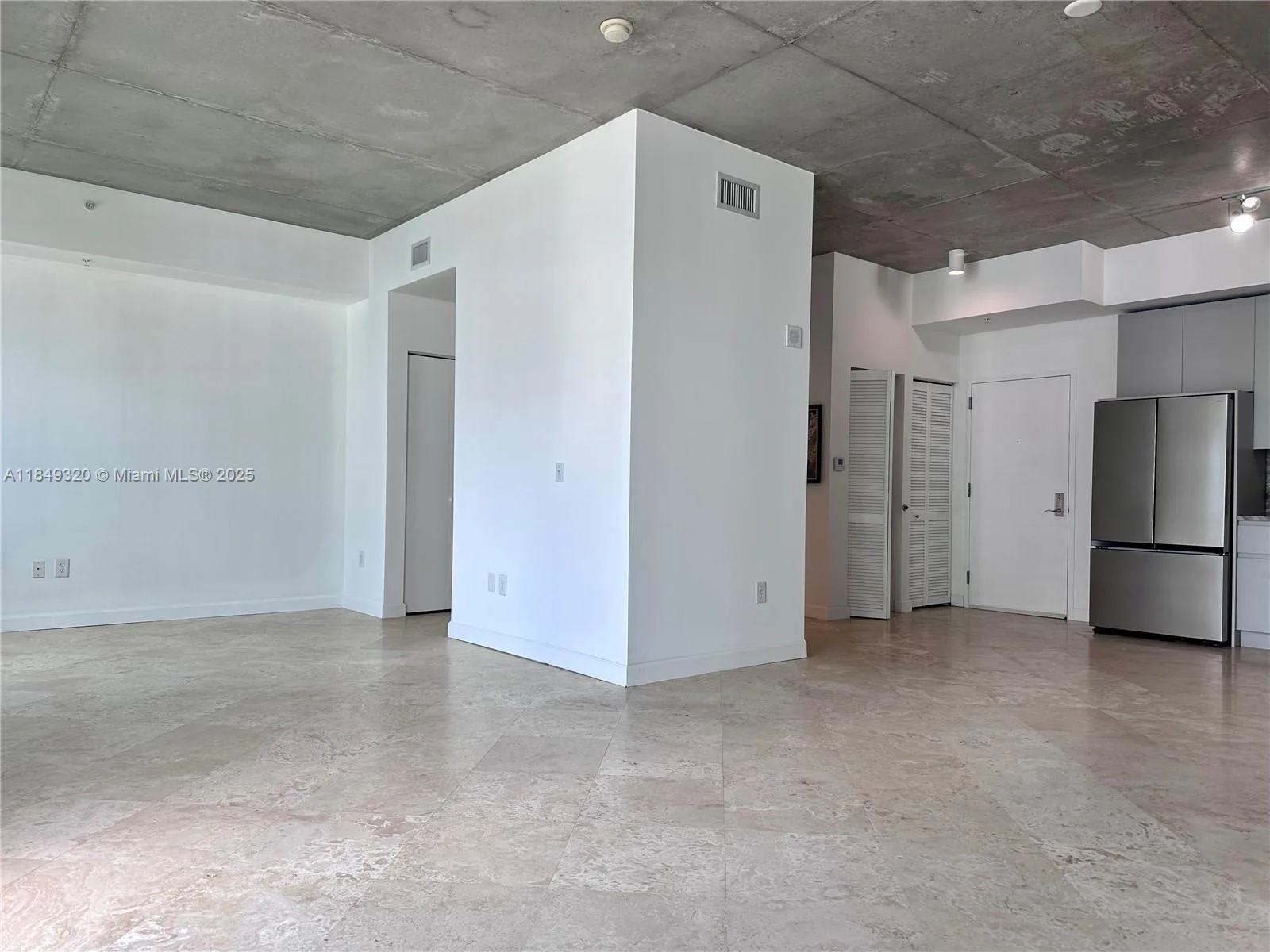 2275 NE Biscayne Blvd # PH102, Miami, FL 33137 photo 4