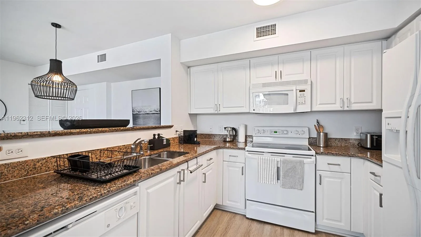 1155 Brickell Bay Dr # 2203, Miami, FL 33131 photo 8