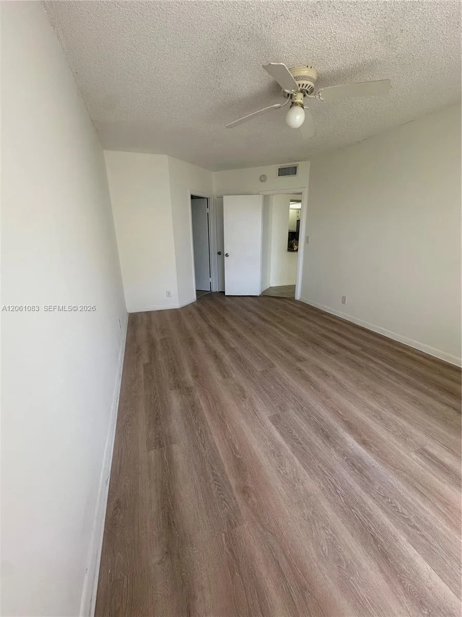 8290 Lake Dr # 517, Doral, FL 33166 photo 11