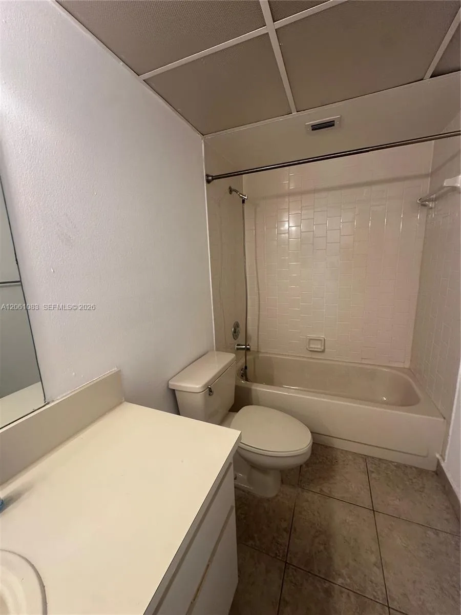 8290 Lake Dr # 517, Doral, FL 33166 photo 13