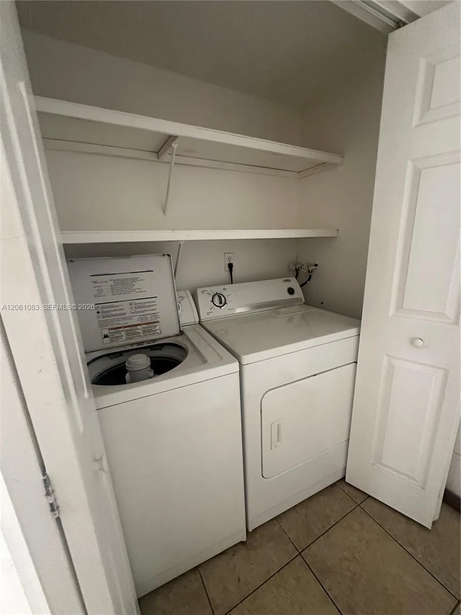 8290 Lake Dr # 517, Doral, FL 33166 photo 5