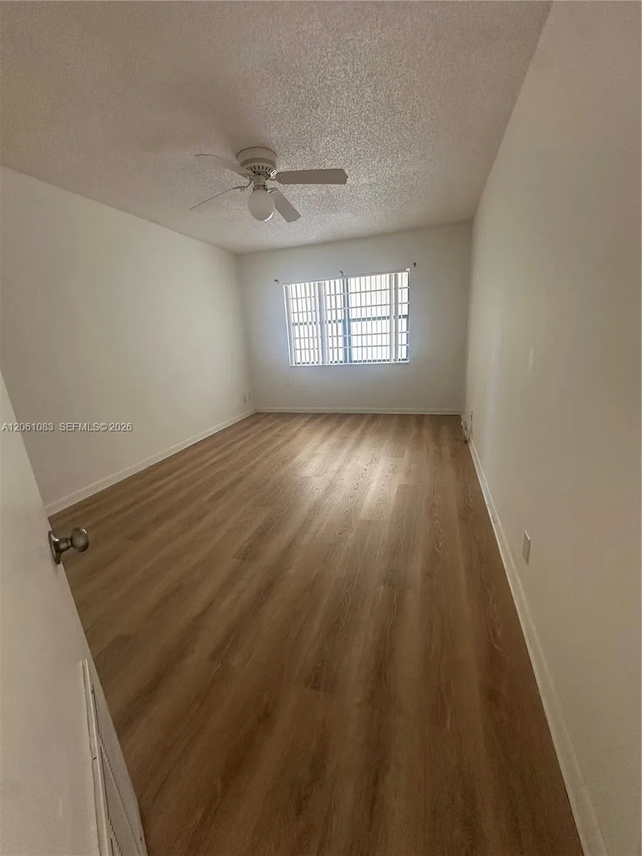 8290 Lake Dr # 517, Doral, FL 33166 photo 8