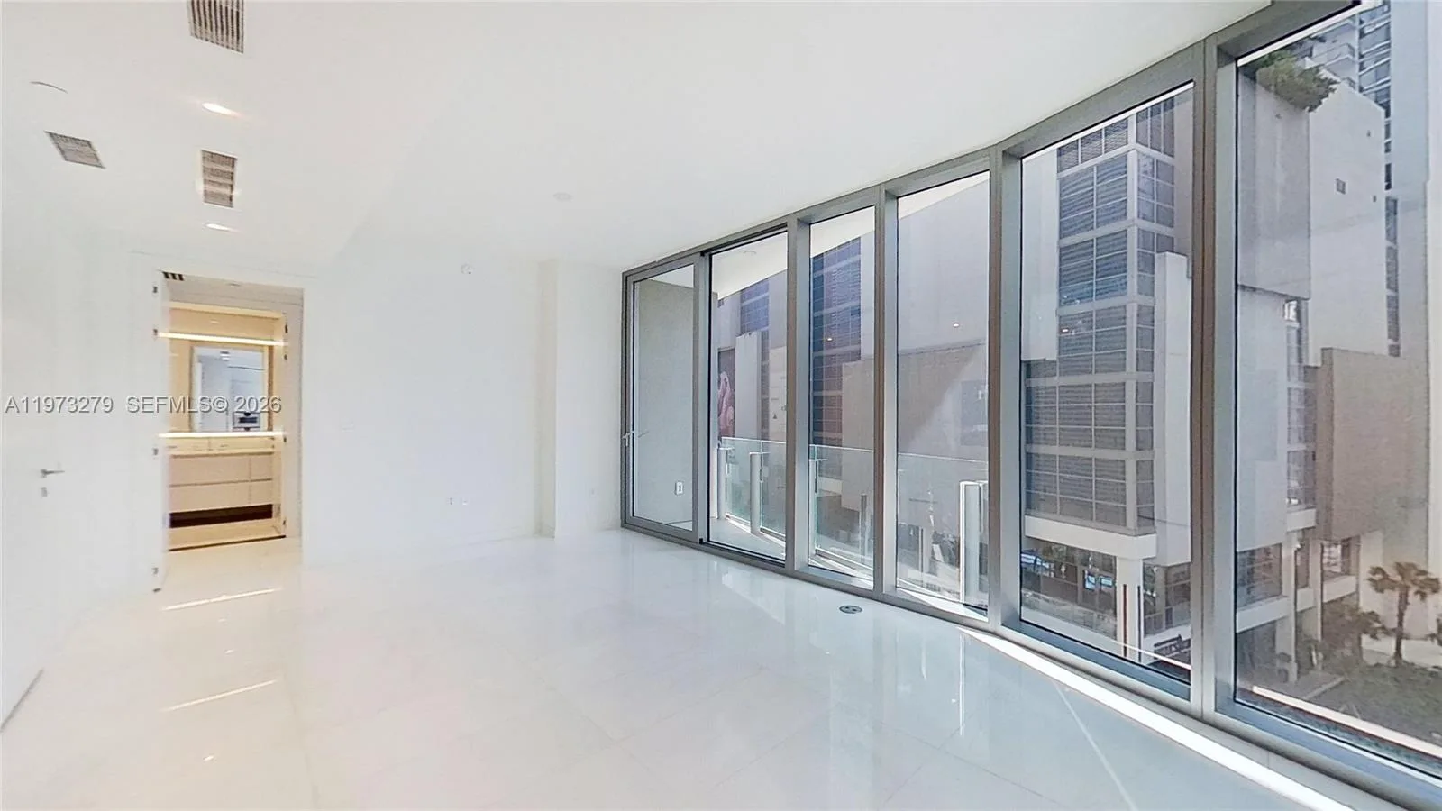 300 Biscayne Boulevard Way # 506E, Miami, FL 33131 photo 2