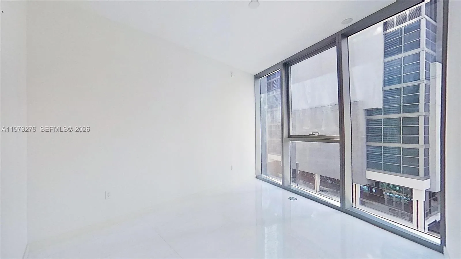 300 Biscayne Boulevard Way # 506E, Miami, FL 33131 photo 5