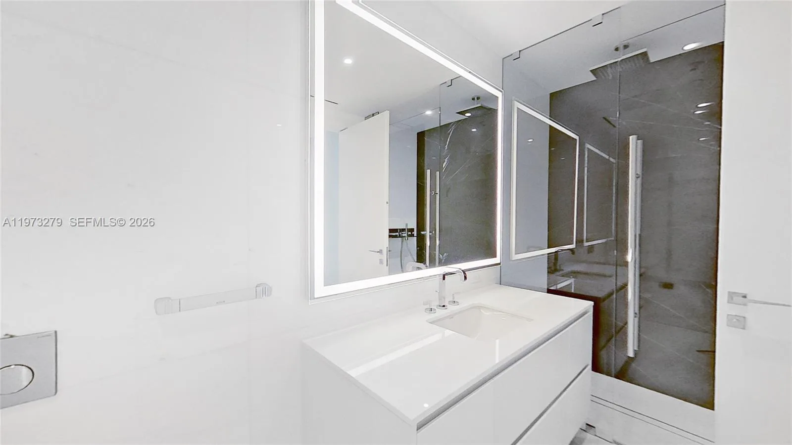 300 Biscayne Boulevard Way # 506E, Miami, FL 33131 photo 7