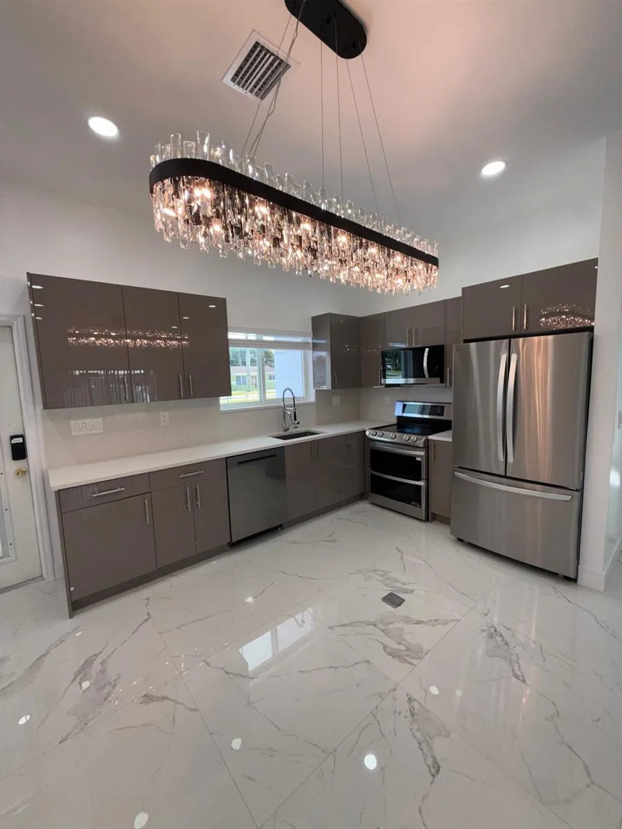 6319 Southgate Boulevard, Margate, FL 33068