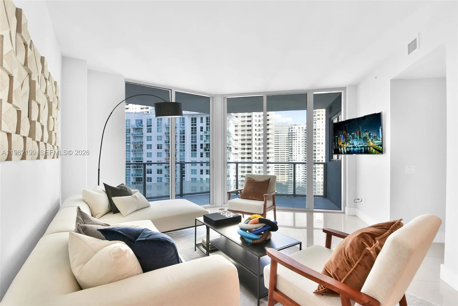 1300 Brickell Bay Dr # 1910, Miami, FL 33131 photo 2