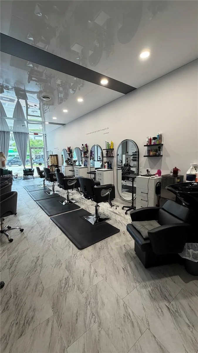 2119 Hollywood Blvd, Hollywood, FL 33020