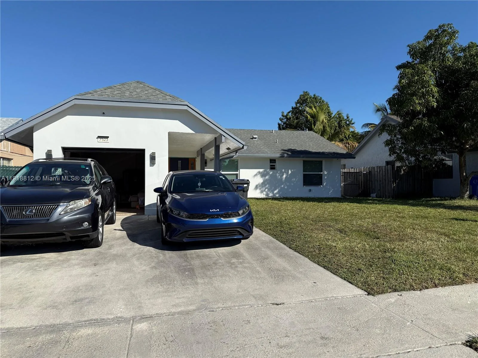 7523 SW 7th Pl, North Lauderdale, FL 33068 photo 2