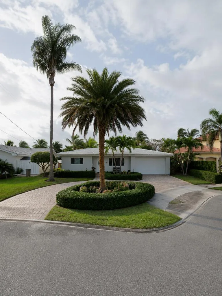 636 Kingfish Road, North Palm Beach, FL 33408