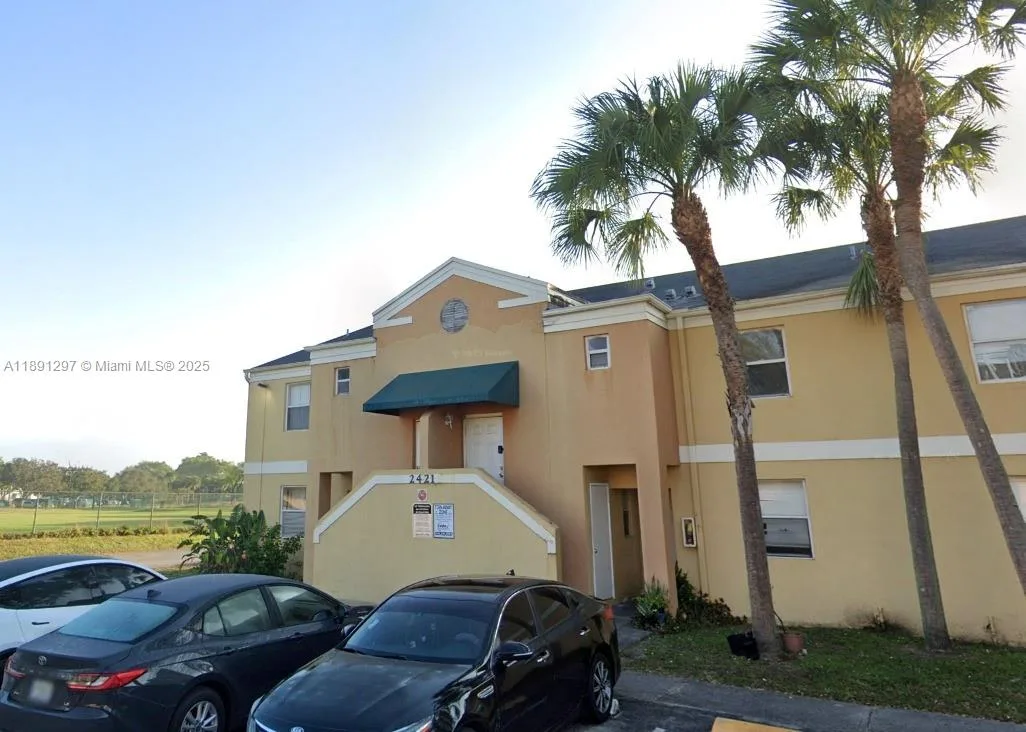 2421 NW 56th Ave # 2-102, Lauderhill, FL 33313