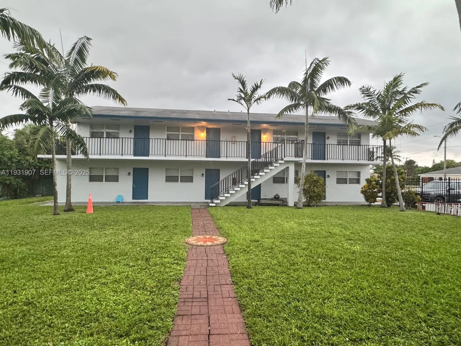 215 W Blue Heron Blvd, Riviera Beach, FL 33404 photo 11