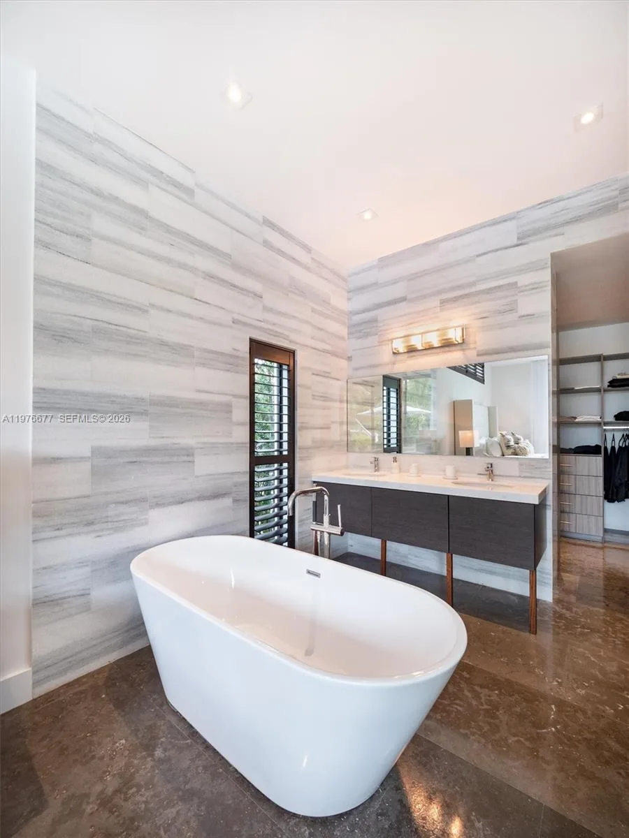1540 Cleveland Rd, Miami Beach, FL 33141 photo 13