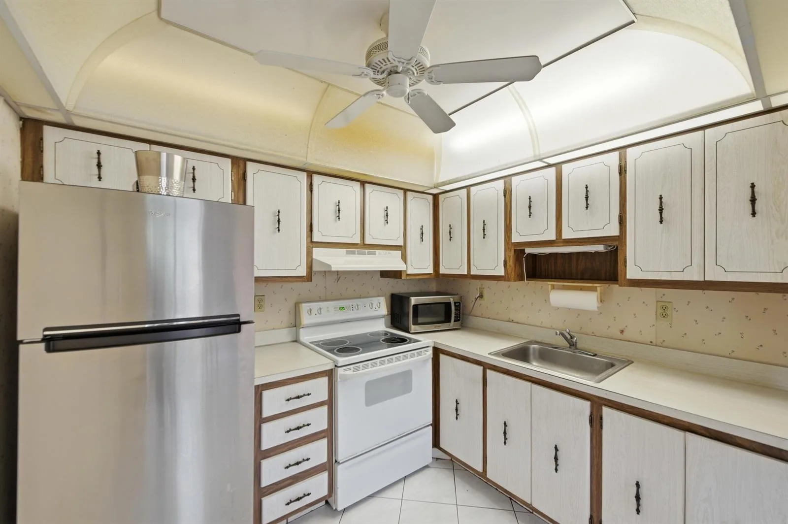 519 Burgundy K, Delray Beach, FL 33484 photo 13