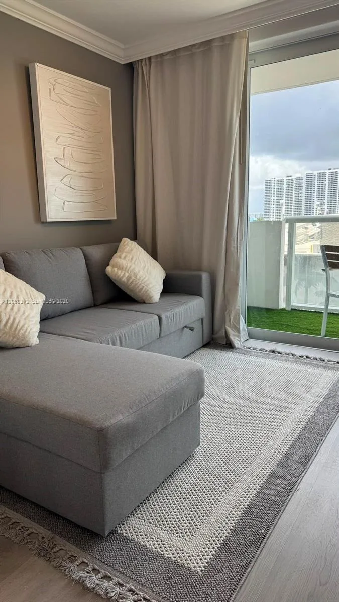 19201 Collins Ave # 632, Sunny Isles Beach, FL 33160 photo 9