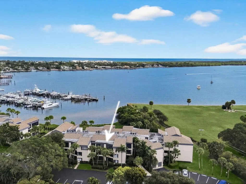 1660 Twelve Oaks Way # 303, North Palm Beach, FL 33408