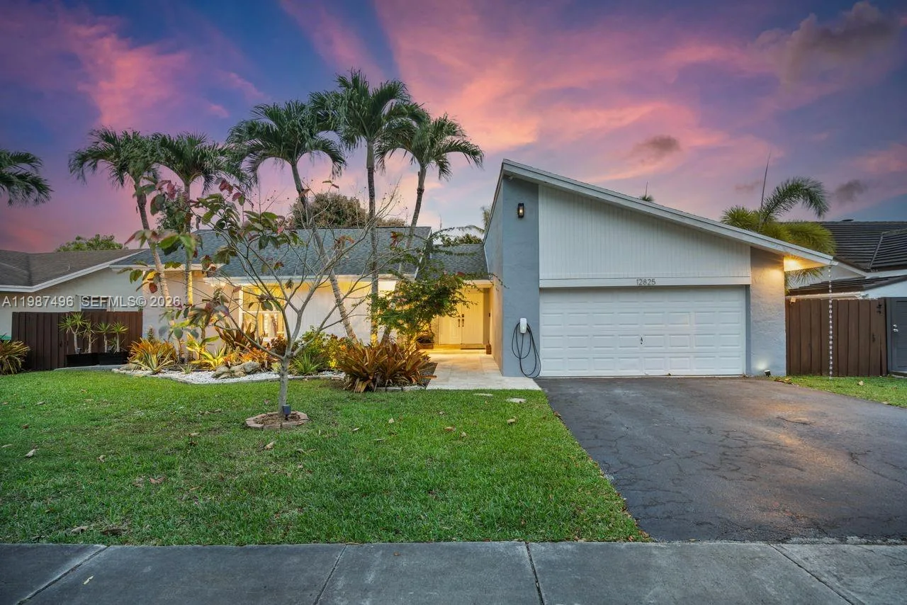 12825 SW 116th St, Miami, FL 33186
