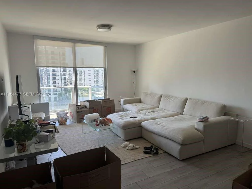 1010 SW 2nd Av # 1502, Miami, FL 33130 photo 4