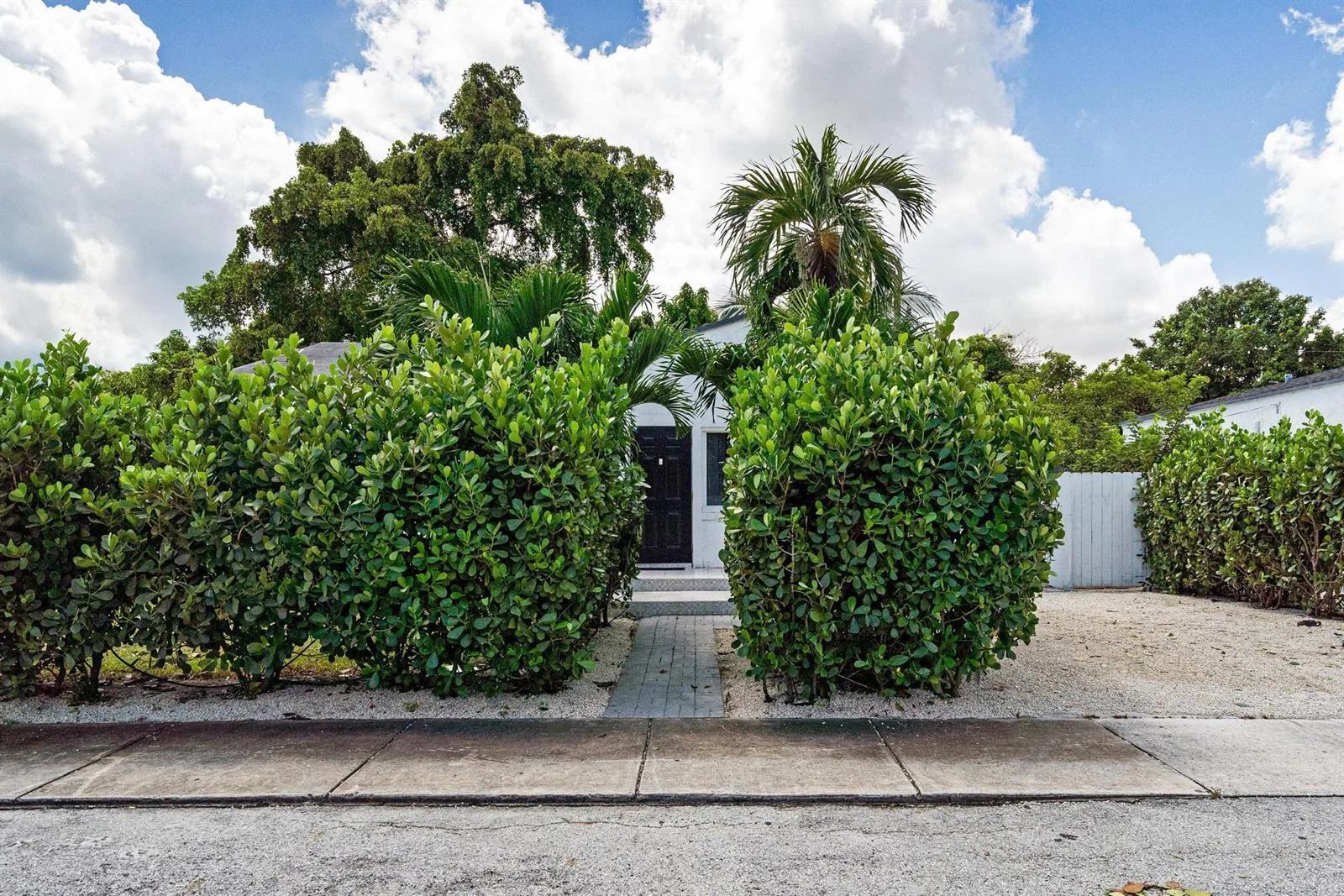 1044 NW 60th Street, Miami, FL 33127 photo 2