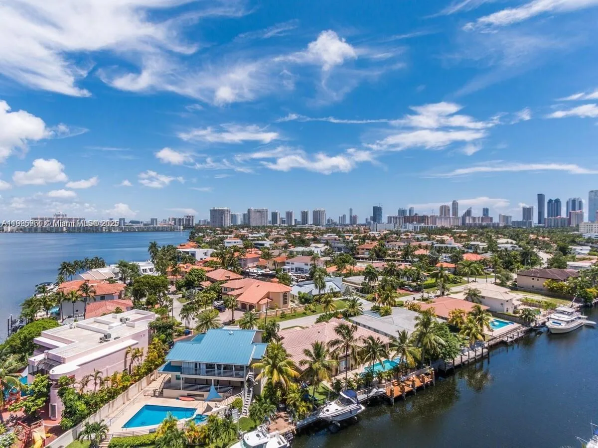 2841 NE 163rd St # 1211, North Miami Beach, FL 33160