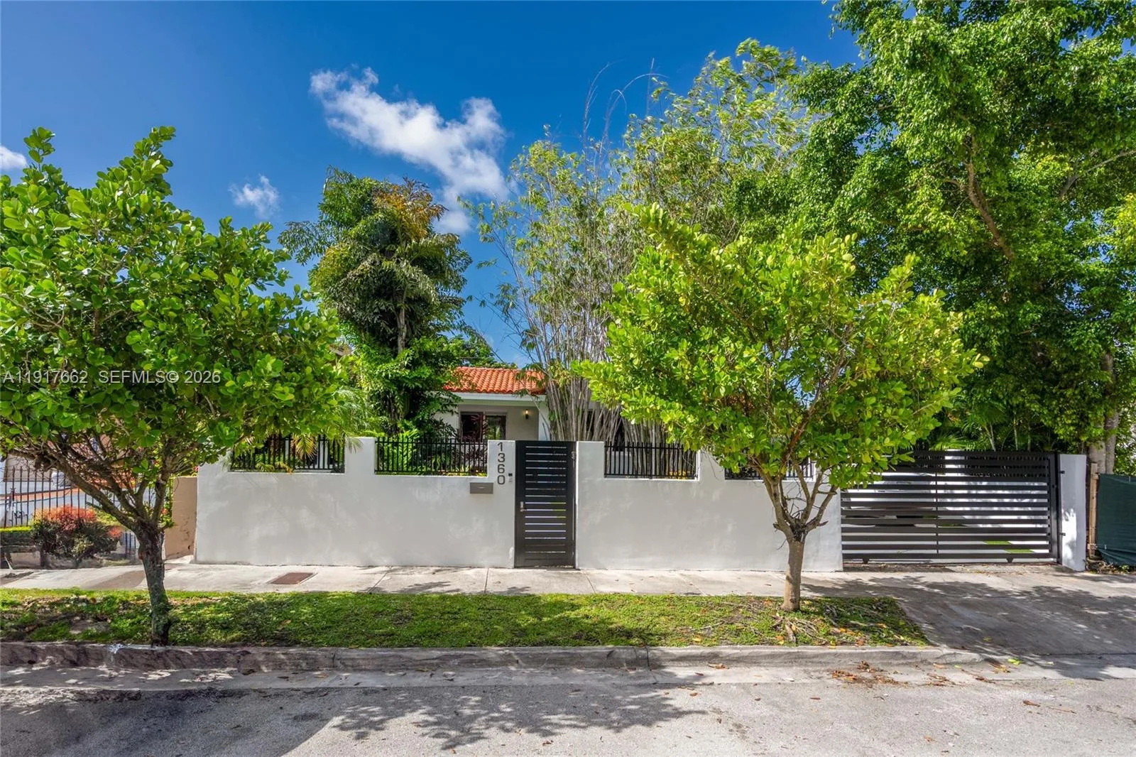 1360 SW 16th St, Miami, FL 33145 photo 4