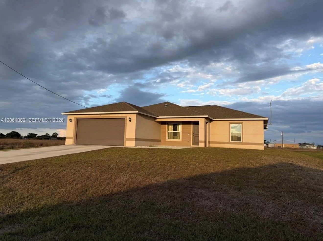 7033 Waldo Cir, La Belle, FL 33935 photo 2