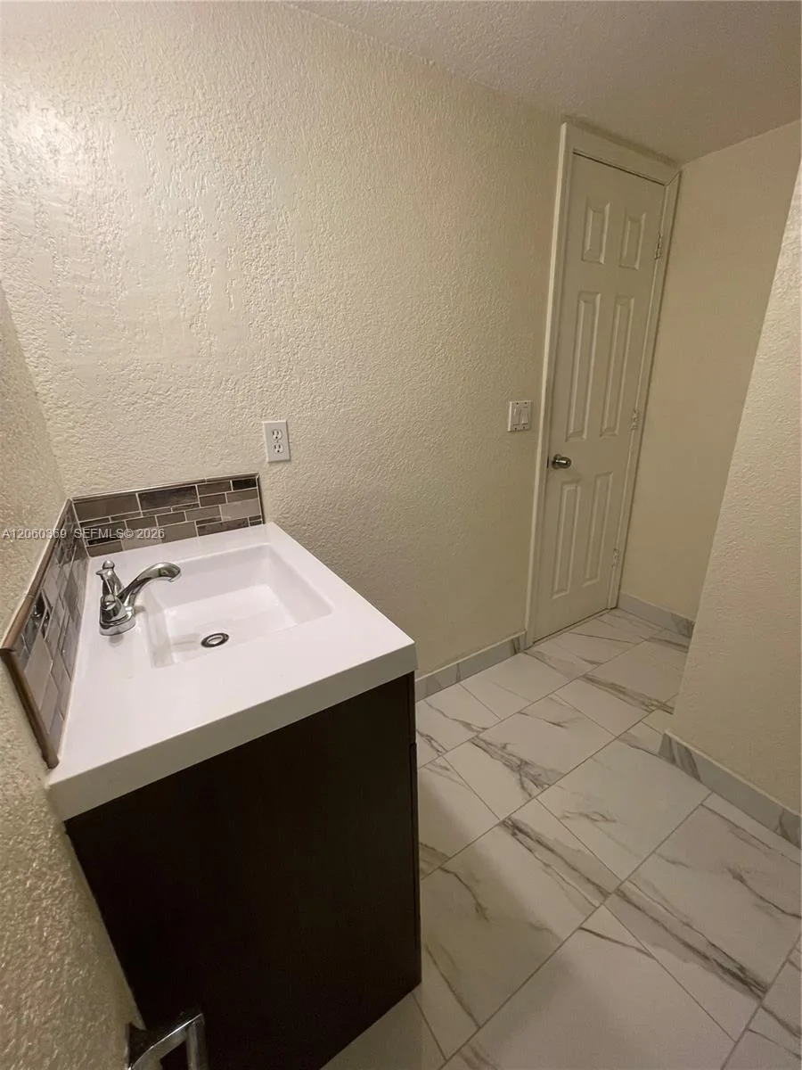 16240 Laurel Dr # 101, Weston, FL 33326 photo 13