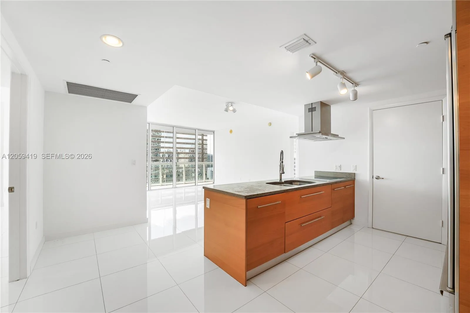 495 Brickell Ave # 3311, Miami, FL 33131 photo 2