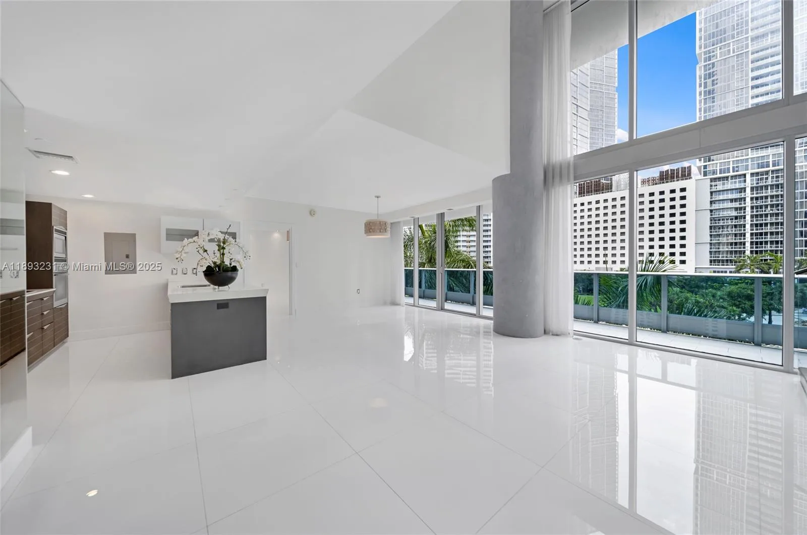 200 Biscayne Boulevard Way # 305, Miami, FL 33131 photo 2