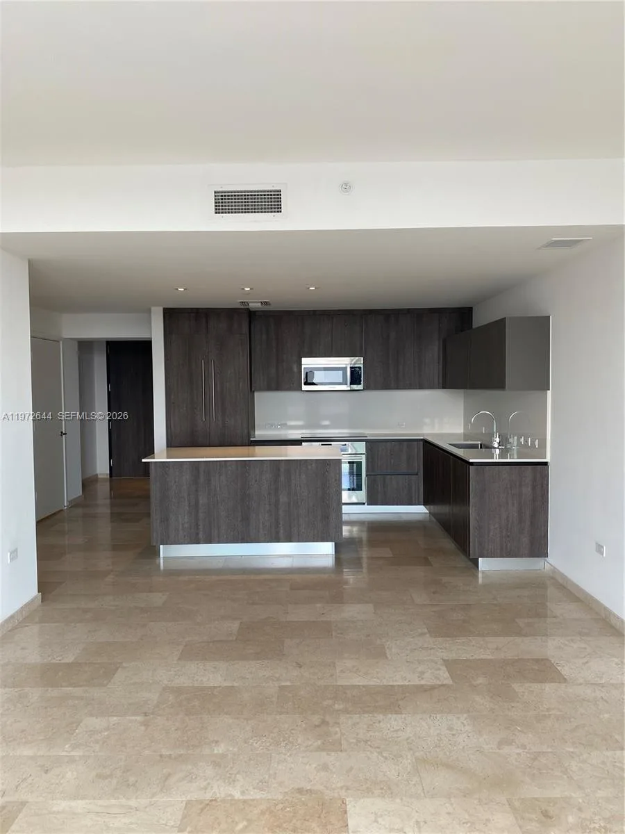 88 SW 7th St # 2010, Miami, FL 33130 photo 5